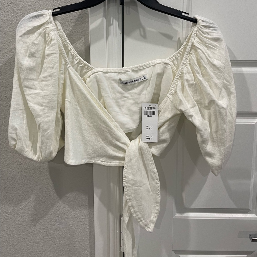 Abercrombie NWT xs white tie top